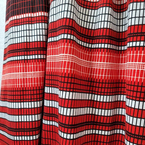 LulaRoe stretch pull on circle skirt red gray black striped skirt - Picture 4 of 6